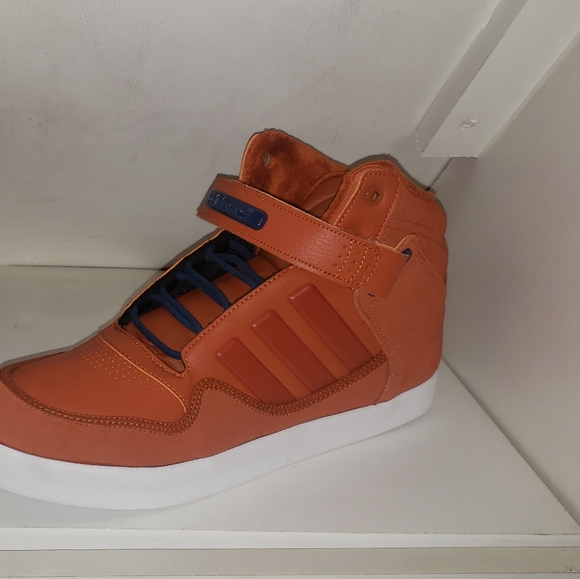 Adidas - Picture 3 of 3